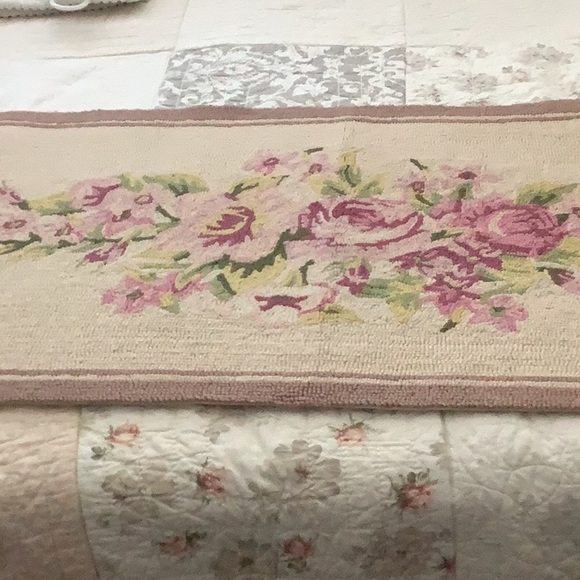 Mohawk Home Other - Vintage Mohawk Home Pink Rose Motif Wool Area Rug
